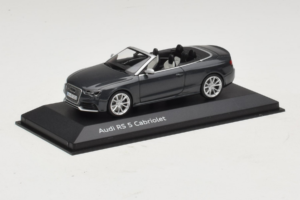 Audi RS5 B8 Kabriolet Daytona Gray Minichamps 1:43 5011215323 Kov – obrázok 2 z 4