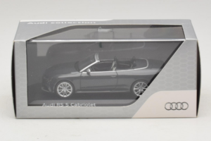 Audi RS5 B8 Kabriolet Daytona Gray Minichamps 1:43 5011215323 Kov – obrázok 4 z 4