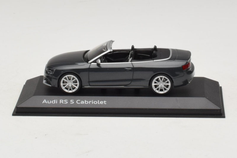 Audi RS5 B8 Kabriolet Daytona Gray Minichamps 1:43 5011215323 Kov