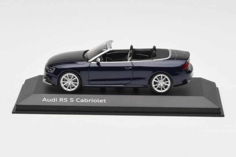 Audi RS5 B8 Kabriolet Estoril Blue Minichamps 1:43 5011215313 Kov