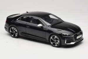 Audi RS5 B9 Coupe Čierny GT Spirit 1:18 GT751 Živica – obrázok 4 z 6