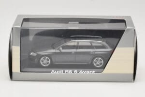 Audi RS6 C5 Avant Daytona Grey Minichamps 1:43 5010710233 Kov – obrázok 4 z 4