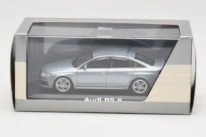 Audi RS6 C6 Monza Silver Minichamps 1:43 5010810113 Kov – obrázok 4 z 4