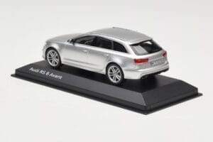 Audi RS6 C7 Avant Prisma Silver Minichamps 1:43 5011216213 Kov – obrázok 3 z 4