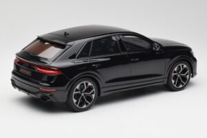 Audi RSQ8 Night Čierny GT Spirit 1:18 GT305 Živica – obrázok 2 z 6