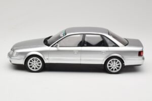 Audi S4 C4 4.2 V8 Crystal Silver Otto 1:18 OT464 Živica – obrázok 3 z 6