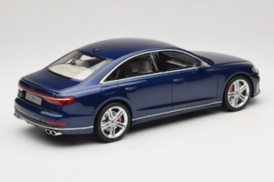 Audi S8 D5 Modrý GT Spirit 1:18 GT313 Živica – obrázok 2 z 6