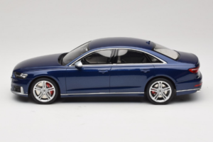 Audi S8 D5 Modrý GT Spirit 1:18 GT313 Živica – obrázok 3 z 6