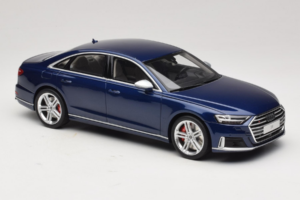 Audi S8 D5 Modrý GT Spirit 1:18 GT313 Živica – obrázok 4 z 6