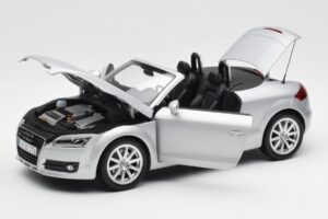 Audi TT 8J Roadster Svetlo Strieborný Minichamps 1:18 5010500515 Kov – obrázok 2 z 8