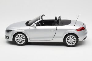 Audi TT 8J Roadster Svetlo Strieborný Minichamps 1:18 5010500515 Kov – obrázok 4 z 8