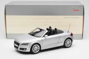 Audi TT 8J Roadster Svetlo Strieborný Minichamps 1:18 5010500515 Kov – obrázok 8 z 8