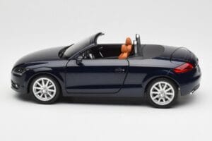 Audi TT 8J Roadster Hlbokomodrý Minichamps 1:18 5010500525 Kov – obrázok 4 z 8