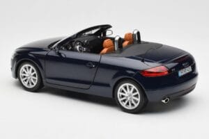 Audi TT 8J Roadster Hlbokomodrý Minichamps 1:18 5010500525 Kov – obrázok 7 z 8
