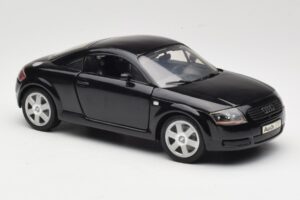 Audi TT 8N Čierny Revell 1:18 08953 Kov – obrázok 6 z 8