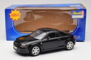 Audi TT 8N Čierny Revell 1:18 08953 Kov – obrázok 8 z 8