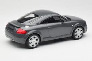 Audi TT 8N Coupe Grey Metallic Minichamps 1:18 155017020 Kov – obrázok 2 z 6