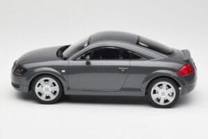 Audi TT 8N Coupe Grey Metallic Minichamps 1:18 155017020 Kov – obrázok 3 z 6