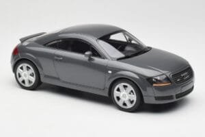 Audi TT 8N Coupe Grey Metallic Minichamps 1:18 155017020 Kov – obrázok 4 z 6