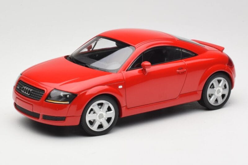 Audi TT 8N Červený Minichamps 1:18 155017022 Kov