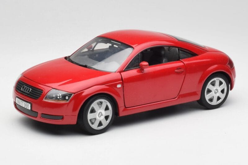Audi TT 8N Coupe Červený Revell 1:18 89909092 Kov