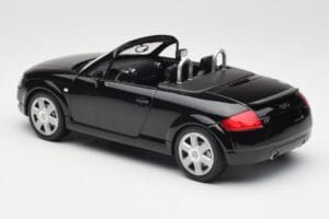Audi TT 8N Roadster Black Metallic Minichamps 1:18 155017030 Kov – obrázok 5 z 6