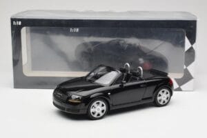 Audi TT 8N Roadster Black Metallic Minichamps 1:18 155017030 Kov – obrázok 6 z 6