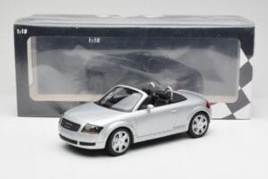Audi TT 8N Roadster Silver Metallic Minichamps 1:18 155017031 Kov – obrázok 6 z 6
