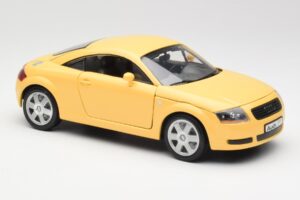 Audi TT 8N Žltý Revell 1:18 08954-M1 Kov – obrázok 6 z 8