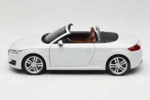 Audi TT 8S Roadster Glacier White Minichamps 1:18 5011400515 Kov – obrázok 4 z 8