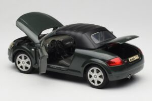 Audi TT 8N Roadster Zelený Revell 1:18 8979 Kov – obrázok 5 z 8