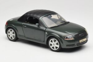 Audi TT 8N Roadster Zelený Revell 1:18 8979 Kov – obrázok 6 z 8