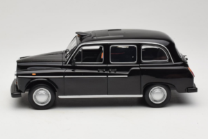 Austin FX4 London Taxi Čierny Minichamps 1:18 180136000 Kov – obrázok 4 z 8