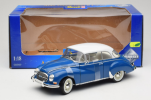 Auto Union 1000 S Coupe Modrý Biely Revell 1:18 08909 Kov – obrázok 6 z 6