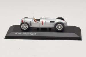 Auto Union Typ B #1 Strieborný Minichamps 1:43 5031300313 Kov