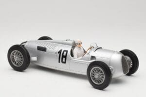 Auto Union Typ C #18 B. Rosemeyer Internationales Eifelrennen Nürburgring Winner 1936 Minichamps 1:18 155361018 Kov – obrázok 4 z 6