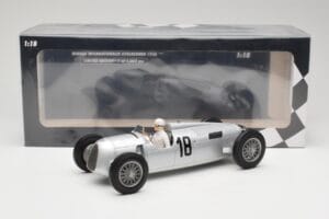 Auto Union Typ C #18 B. Rosemeyer Internationales Eifelrennen Nürburgring Winner 1936 Minichamps 1:18 155361018 Kov – obrázok 6 z 6