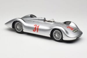 Auto Union Typ C Stromlinie #31 B. Rosemeyer 1937 Strieborný Revell 1:18 08436 Kov – obrázok 6 z 8