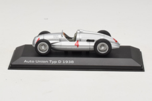 Auto Union Typ D #4 Strieborný Minichamps 1:43 5030900703 Kov