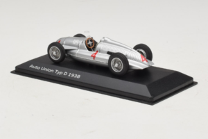 Auto Union Typ D #4 Strieborný Minichamps 1:43 5030900703-R1 Kov – obrázok 3 z 4