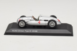 Auto Union Typ D #4 Strieborný Minichamps 1:43 5030900703-R1 Kov