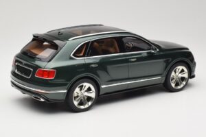 Bentley Bentayga Styling Pack Zelený GT Spirit 1:18 GT133 Živica – obrázok 2 z 6