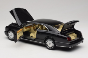 Bentley Brooklands Čierny Minichamps 1:18 100139600 Kov – obrázok 5 z 8