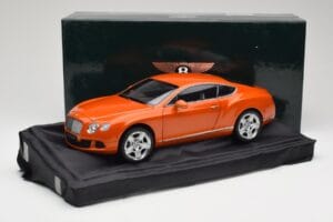 Bentley Continental GT Orange Metallic Minichamps 1:18 100139921 Kov – obrázok 8 z 8