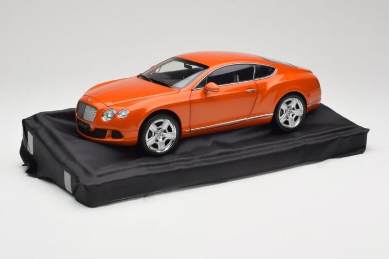 Bentley Continental GT Orange Metallic Minichamps 1:18 100139921 Kov