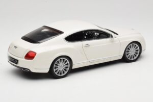 Bentley Continental GT Biely Minichamps 1:18 100139621 Kov – obrázok 3 z 8