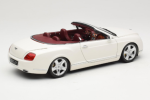Bentley Continental GTC Biely Minichamps 1:18 100139032 Kov – obrázok 3 z 8