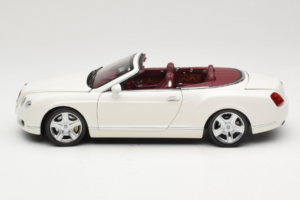 Bentley Continental GTC Biely Minichamps 1:18 100139032 Kov – obrázok 4 z 8