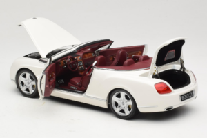Bentley Continental GTC Biely Minichamps 1:18 100139032 Kov – obrázok 5 z 8
