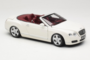 Bentley Continental GTC Biely Minichamps 1:18 100139032 Kov – obrázok 6 z 8